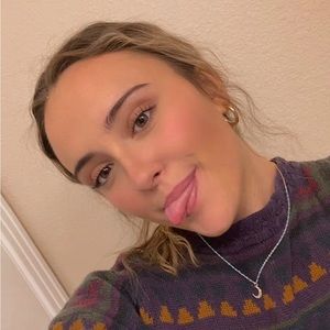 Meet your Posher, Hailey